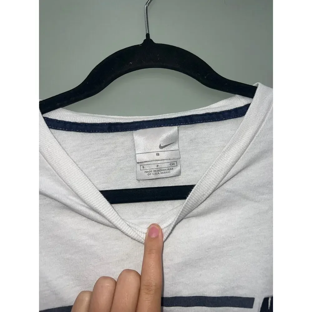 Nike Graphic Stripe Logo T Shirt White Short Sleeve Cotton Tee Small
